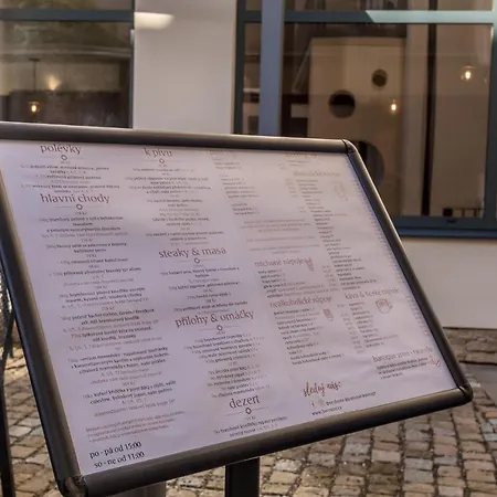 Na Namesti Pensjonat Dvůr Králové nad Labem